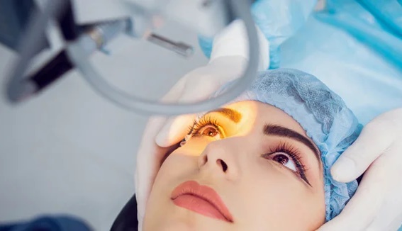 Photo Cataract Surgery